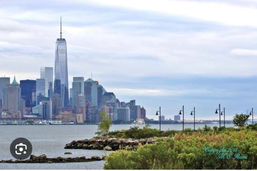 West New York House | Private Room A-KING BED-12Mints NYCity