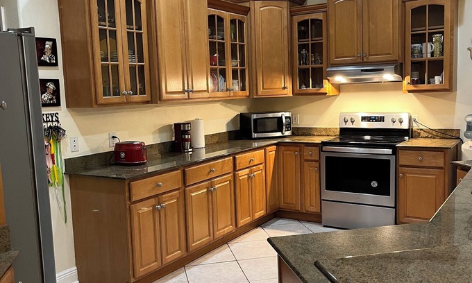 Town 'n' Country House | Private Room “A” with Private Full Bathroom in Central Tampa