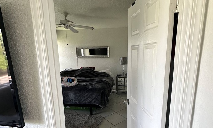 Coral Springs Apartment | Private Room & BathRm shares living, dinning, kitchen areas and washing machine.