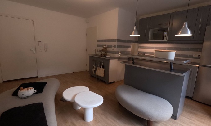 Noisy-le-Sec Apartment | Private room - Garden & terrace