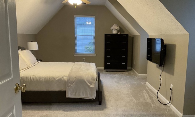 Steele Creek House | Private Room in a Safe Neighborhood Great Location