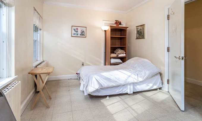 Lancaster House | Private Room in Grand Estate w/ Separate Entrance