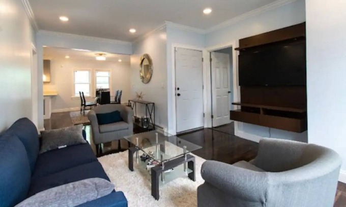 Quincy Apartment | Private room in Luxury Condo By Quincy Center