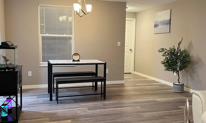 Spring Hill House | Private Room Rental!