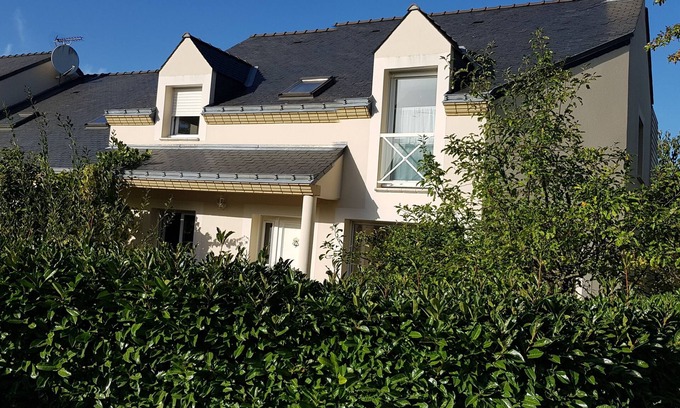 Saint-Herblain Bed & Breakfast | Private room with independent access, 2 pas Polyclinique, Zénith, 20min centreNantes