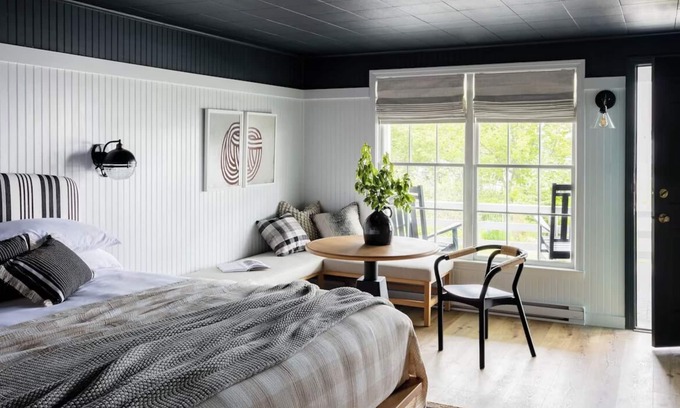 Ocean Point Hotel | Private Room with King Bed for Coastal Getaways | Dog-Friendly | Oceanside
