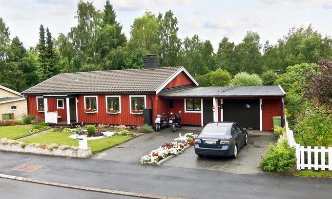 Umea House | Private Room with No Windows in Shared House-4