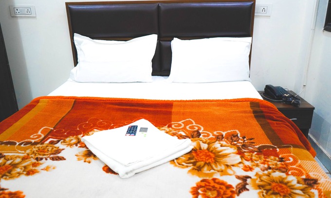 Delhi Bed & Breakfast | private rooms in ashram