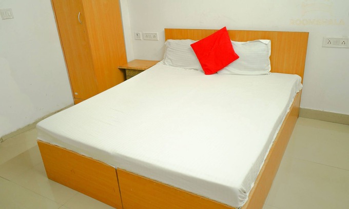 Jangupura Extension Bed & Breakfast | private rooms in lajpat nagar