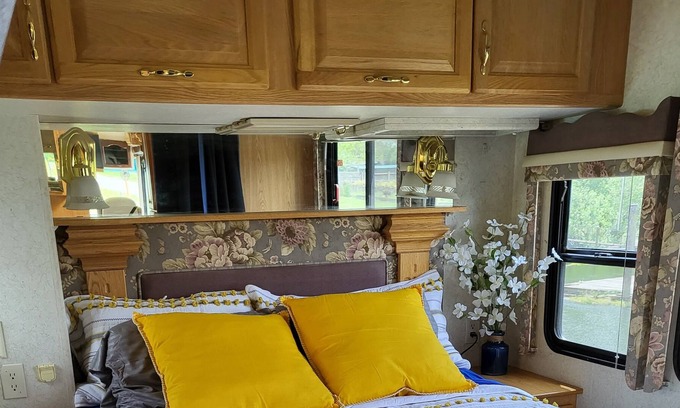 Lakeside House | Private RV in gated lot on ten mile creek/ 10 mile lake