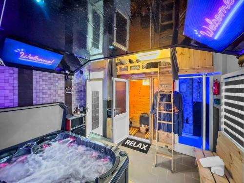 West Ham Apartment | Private Spa Apartment In Maerdy Hot Tub & Sauna