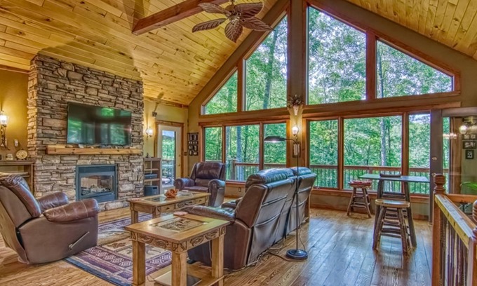 Hayward House | Private, spacious cabin with wrap-around deck, chef's kitchen, fireplace, & AC