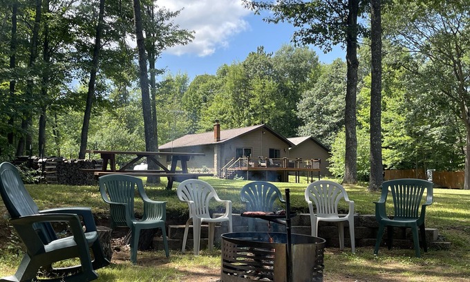 Tomahawk House | Private, spacious property located directly on the Wisconsin River
