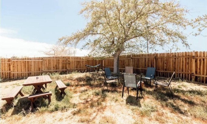 Landers House | Private,stargazing,2 acres.