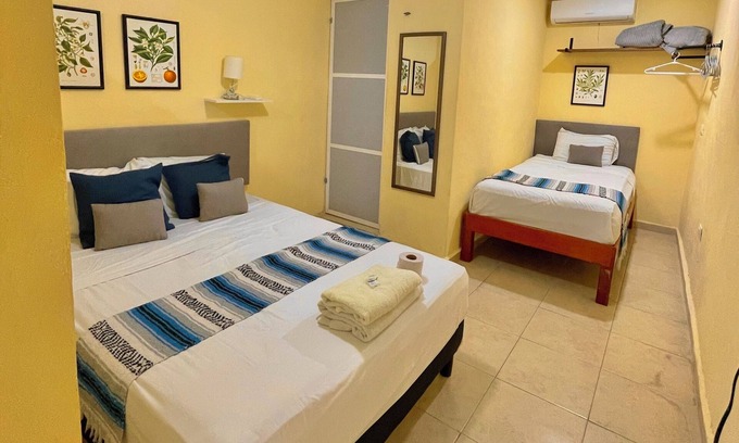 Centro - Supmza 001 Apartment | Private studio for 3 guests. A/C, Wi-Fi, TV, equipped kitchen. Steps from the beach.
