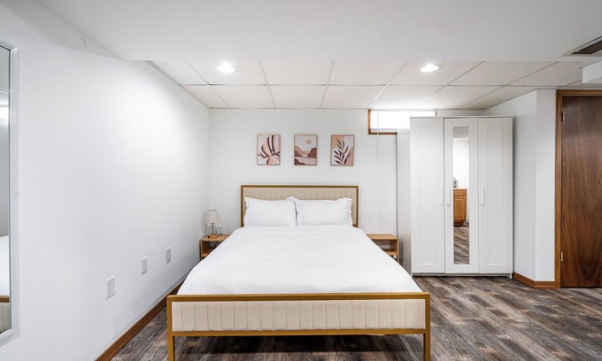 West Allis Apartment | Private studio room - Monthly stays