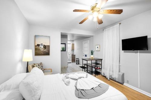Bella Vista Apartment | Private Studio W Cozy Yard