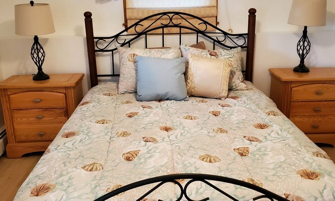 Portsmouth Bed & Breakfast | Private suite walk to Marina/Beach