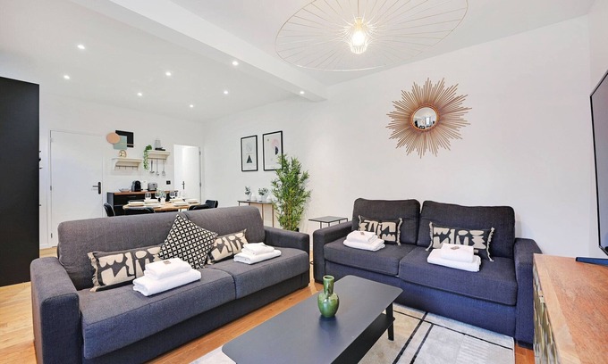 Montmartre Apartment | Private terrace apartment -1BDR/6P-SacrÃ©-CÅ“ur