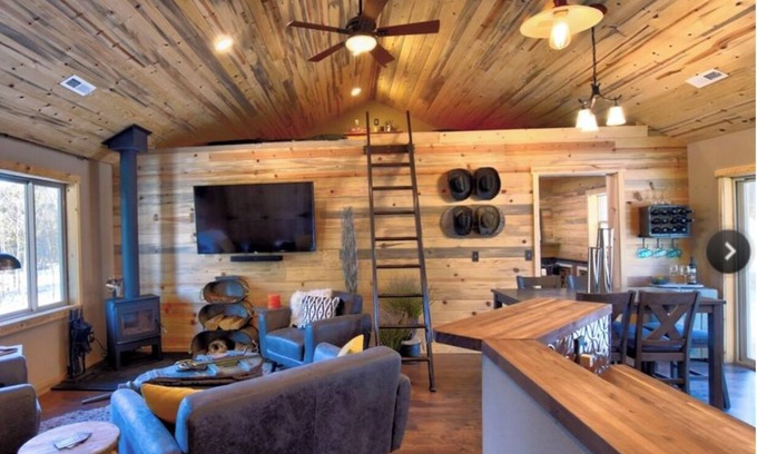 Stagetop Cabin | PRIVATE Updated Cabin GAME ROOM & PELOTON