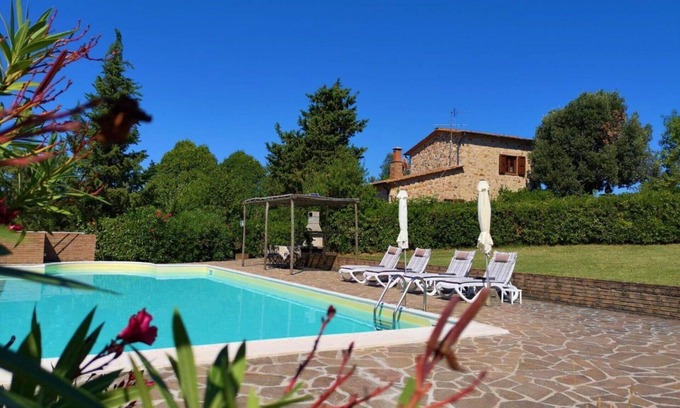 Pomarance Villa | Private Villa with A/C, private pool, WIFI, TV, patio, pets allowed, panoramic view, parking