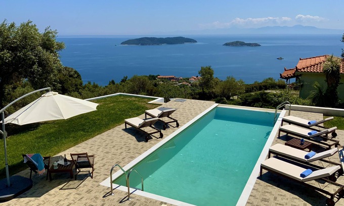 Katsarou Villa | Private villa for 8 quests with private pool an staggering ocean views