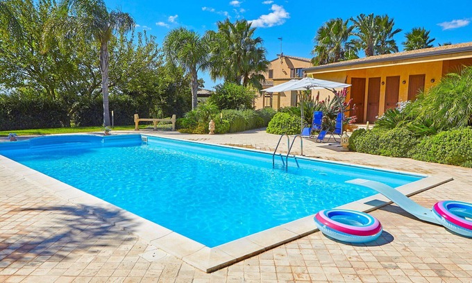 Castelvetrano Villa | Private Villa with WIFI, private pool, A/C, TV, terrace, pets allowed, panoramic view, parking