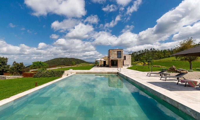Volterra Villa | Private Villa with A/C, hot tub, WIFI, private pool, patio, pets allowed, close to San Gimignano