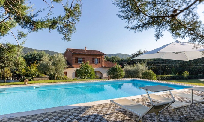 Cortona Villa | Private Villa with private pool, A/C, WIFI, TV, patio, pets allowed, parking, close to Cortona