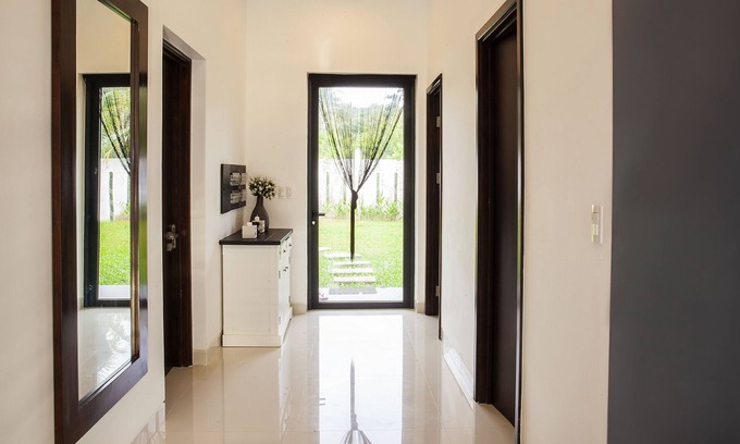 Ong Lang Villa | Private villa with large infinity pool