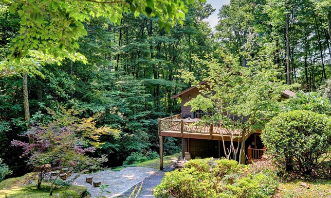 Scaly Mountain House | Private waterfall, gas fireplace,firepit,dog friendly