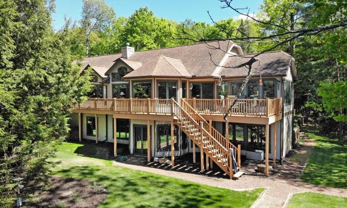 Three Lakes House | Private waterfront lake, sand beach, bar, 4 minutes to the chain, private launch