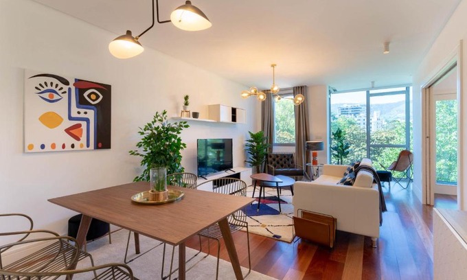 Art District Apartment | PRIVILEGED VIEWS - Guggenheim - FREE Parking