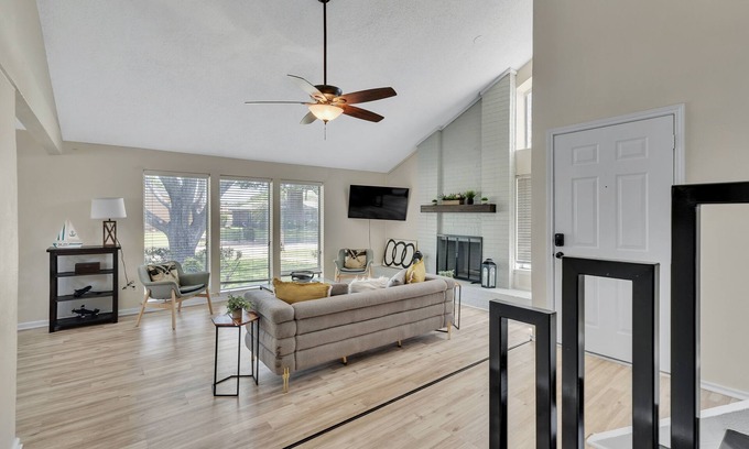 Richardson House | Professional decorated/king bed /Richardson