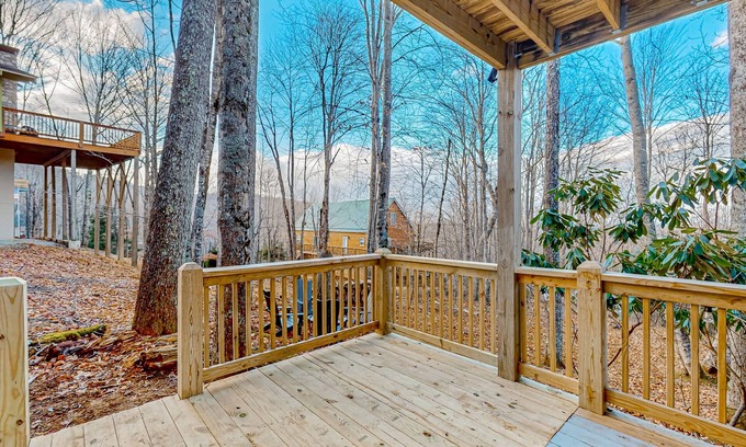 Charter Hills House | Professionally designed private home with lovely views, deck & fireplace