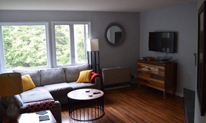 Warren Condo | Professionally managed cozy ski gem in Warren!
