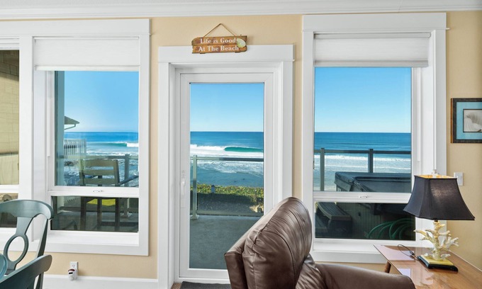 Lincoln City Condo | Promo! 2nd Floor, Corner Oceanfront Condo/Private Hot Tub/Pool/WiFi and More!