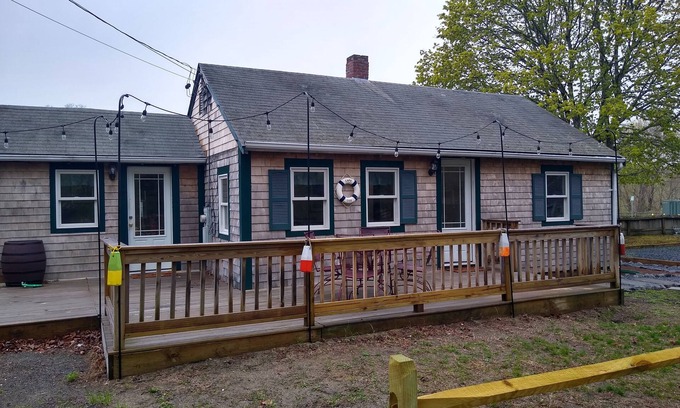 Wellfleet House | PROMO 5% MONTHLY DISCOUNT!nThe Napoleon House at Wellfleet Center