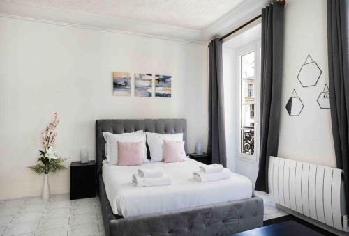 Chaussee-d'Antin Apartment | Promo! Beautiful apt near the Galeries Lafayette!