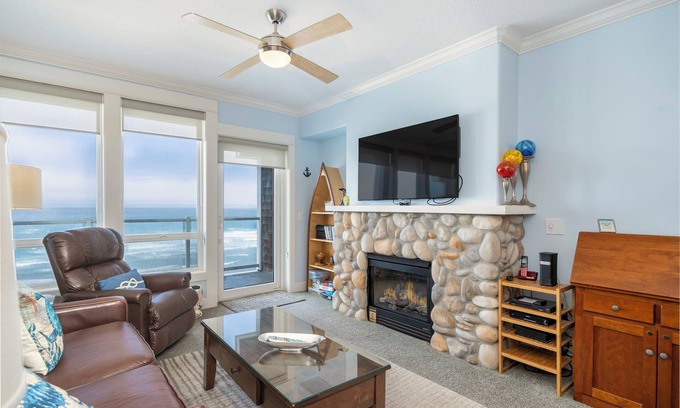 Lincoln City Condo | Promo! Third Floor Condo, Oceanfront, Private Hot Tub, Pool, and Free Wifi