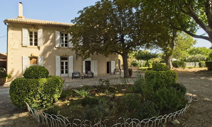 Saint-Chamas House | Property in Terre de Provence with main villa from XIXe Siècle