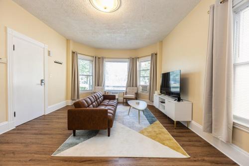 Winter Hill Apartment | Property on Broadway Somerville