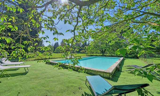 Le Thor House | Provencal house with swimming pool and large fenced garden