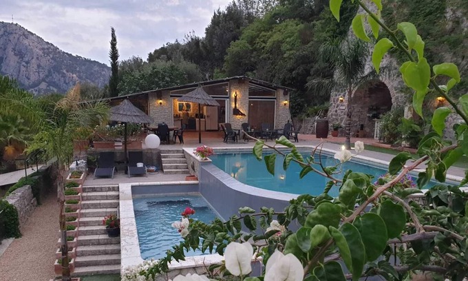 Toulon Other | Provencal Mas with swimming pool. Perfect for family with children.