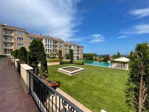 Chernomorets Apartment | Provence Deluxe Apartment in Atia Resort