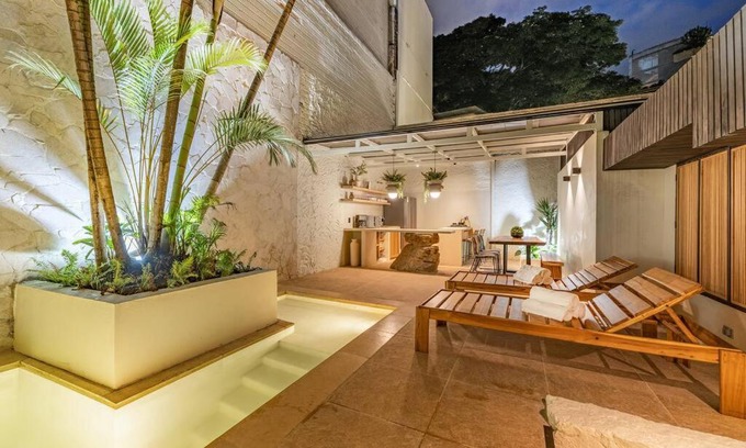 La Florida Villa | Provenza 6 Bedroom House by HOUSY HOST