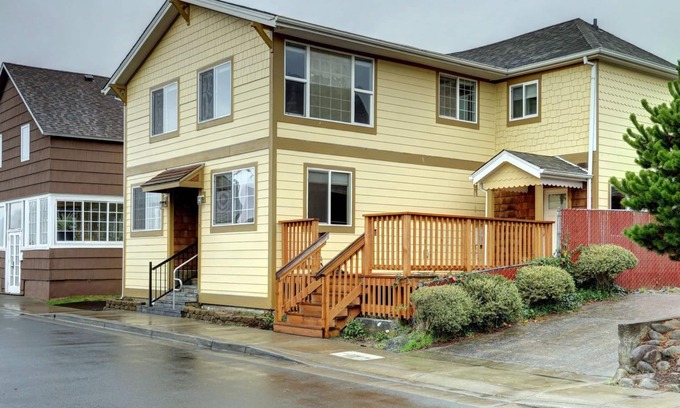 Seaside Bed & Breakfast | PT Retreat master suite