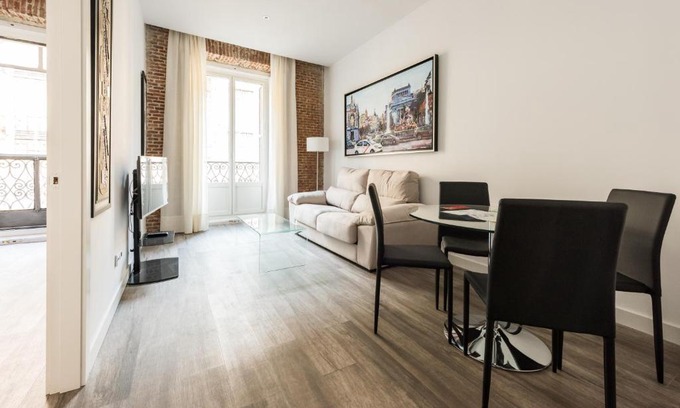 Sol Apartment | Puerta Del Sol City Center