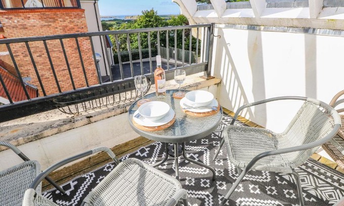 Tenby House | Puffins