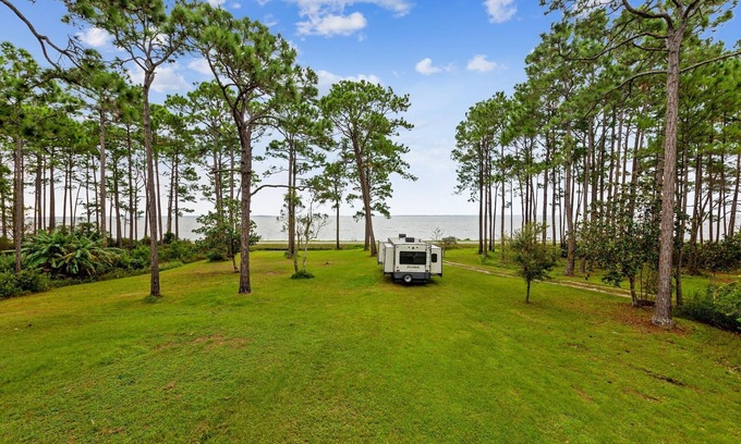 Eastpoint Villa | Pura Vida (1-Bedroom Apartment) by RedAwning